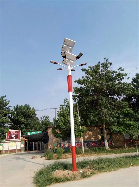 咸阳市礼泉烽火村253套6米红色景色太阳能路灯