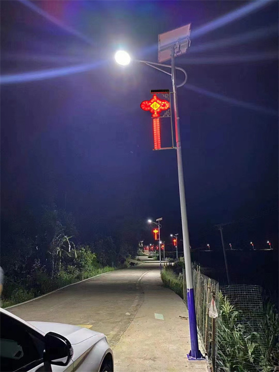 太阳能路灯夜间效果