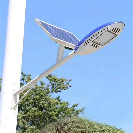 路灯厂家大刀臂太阳能路灯